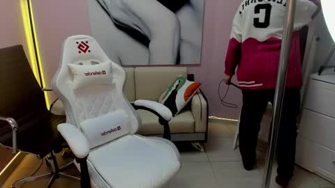 horror flying on the wings of the night.... online show from 12/22/25, 03:53