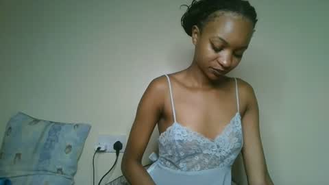 Snapshot of petal_palette chatting on 06/30/26, 08:59 Lolly online show from 06/30/26, 08:59