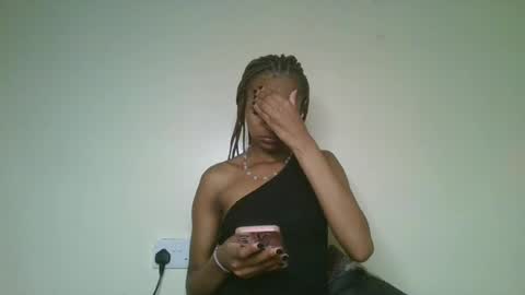 Snapshot of petal_palette chatting on 07/04/26, 06:47 Lolly online show from 07/04/26, 06:47