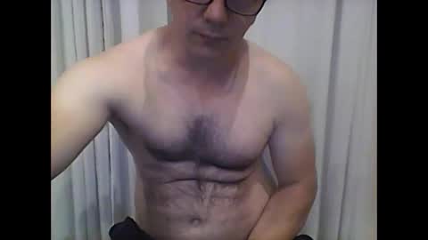 Snapshot of peter_7776 chatting on 11/23/25, 04:34 peter online show from 11/23/25, 04:34