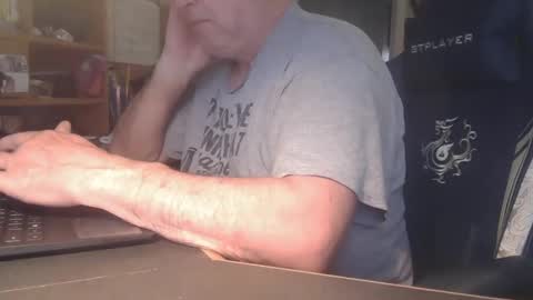 Snapshot of peterinohio57 chatting on 01/11/25, 01:53 peterinohio57 online show from 01/11/25, 01:53