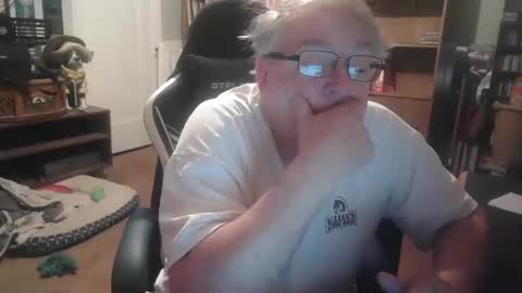 Snapshot of peterinohio57 chatting on 10/20/25, 11:10 peterinohio57 online show from 10/20/25, 11:10