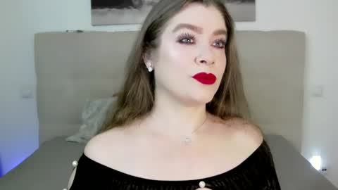 Snapshot of petersemily chatting on 02/19/25, 02:34 Peters Emily online show from 02/19/25, 02:34