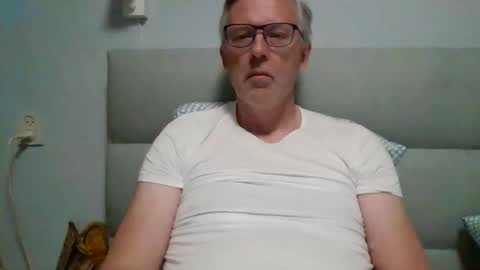 peteruitholland2 online show from 05/21/26, 09:38