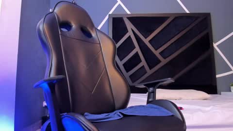 Snapshot of petesevans_1 chatting on 02/23/25, 06:45 PETES EVANS new account online show from 02/23/25, 06:45