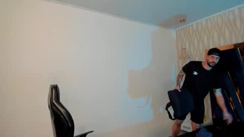 Snapshot of petesevans_1 chatting on 11/13/25, 11:14 PETES EVANS new account online show from 11/13/25, 11:14