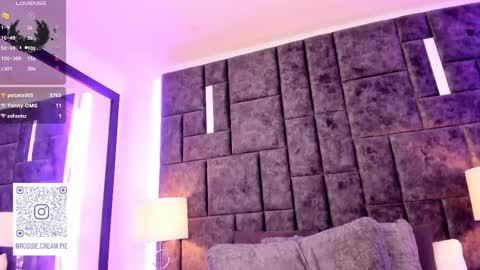 Im Rosse but u can call me Rossie or Rosita . online show from 02/21/25, 12:49