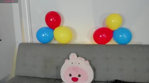 Snapshot of petite_artemis chatting on 06/19/26, 03:27 Artemisa online show from 06/19/26, 03:27