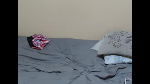 Snapshot of petite_bunni chatting on 05/26/26, 04:47 petite_bunni online show from 05/26/26, 04:47