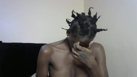 petite_lavi2 online show from 02/09/25, 02:40