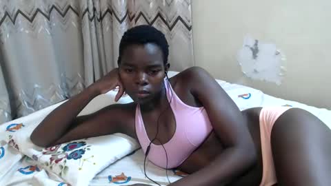 Snapshot of petite_love01 chatting on 03/29/26, 11:32 love online show from 03/29/26, 11:32