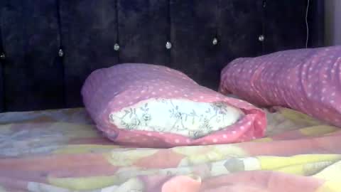 Snapshot of petite_loverr chatting on 11/08/25, 12:27 Petite loverr online show from 11/08/25, 12:27