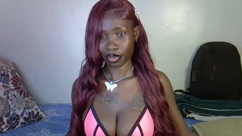 Snapshot of petite_lunar chatting on 11/05/25, 10:21 Lunar online show from 11/05/25, 10:21