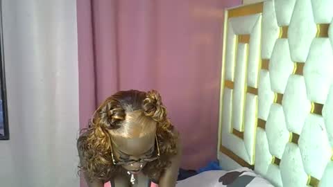 Snapshot of petite_lunar chatting on 01/14/26, 10:03 Lunar online show from 01/14/26, 10:03