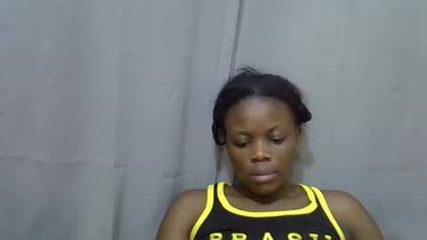 Snapshot of petite_melan chatting on 09/23/25, 08:01 petite_melan online show from 09/23/25, 08:01