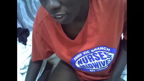 petite_melan online show from 01/08/26, 08:22