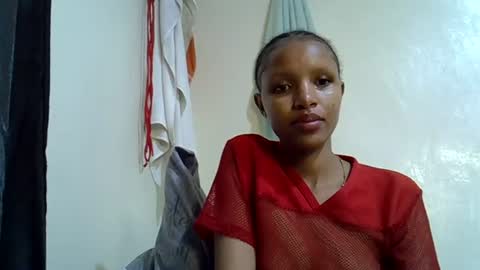 Snapshot of petite_melinda chatting on 06/25/26, 01:16 petite_melinda online show from 06/25/26, 01:16