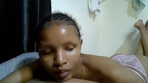 Snapshot of petite_melinda chatting on 07/01/26, 02:02 petite_melinda online show from 07/01/26, 02:02