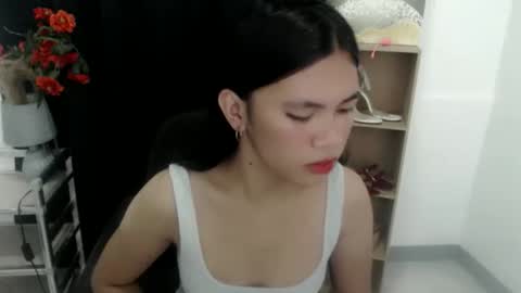Snapshot of petite_pauline chatting on 02/08/26, 06:55 petite_pauline online show from 02/08/26, 06:55