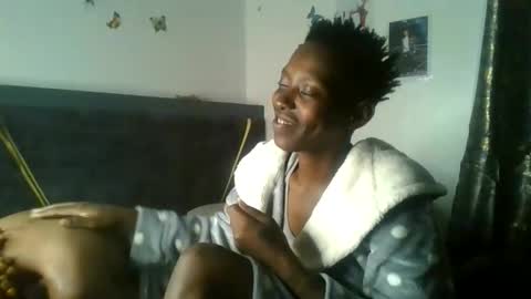 petite_queen69 online show from 06/11/26, 03:10