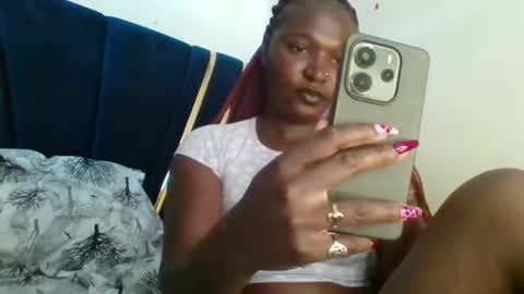 petite_shan online show from 03/07/26, 10:01