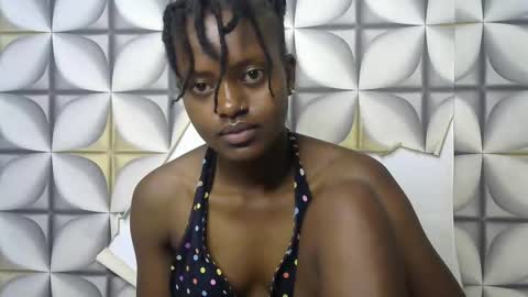 Snapshot of petite_star2 chatting on 10/18/25, 12:13 petite_star2 online show from 10/18/25, 12:13