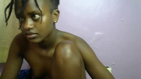 Snapshot of petite_star2 chatting on 10/23/25, 10:25 petite_star2 online show from 10/23/25, 10:25