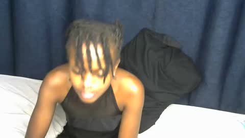 Snapshot of petite_star2 chatting on 11/05/25, 10:43 petite_star2 online show from 11/05/25, 10:43