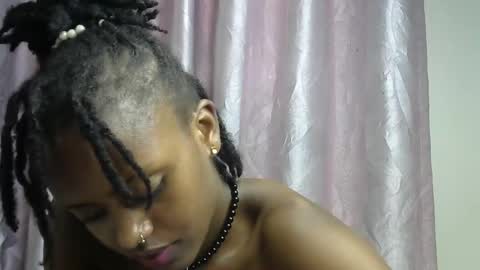 Snapshot of petite_star2 chatting on 11/29/25, 11:24 petite_star2 online show from 11/29/25, 11:24