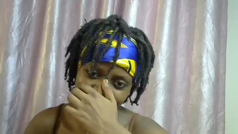 Snapshot of petite_star2 chatting on 12/14/25, 07:58 petite_star2 online show from 12/14/25, 07:58