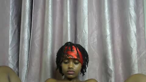 Snapshot of petite_star2 chatting on 12/16/25, 08:25 petite_star2 online show from 12/16/25, 08:25