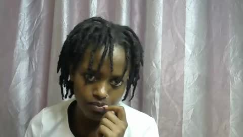 Snapshot of petite_star2 chatting on 01/12/26, 10:37 petite_star2 online show from 01/12/26, 10:37