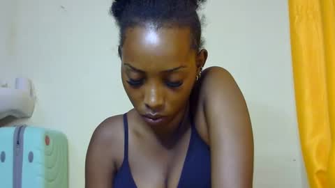 Snapshot of petite_tanya chatting on 12/31/24, 04:46 Tanya online show from 12/31/24, 04:46