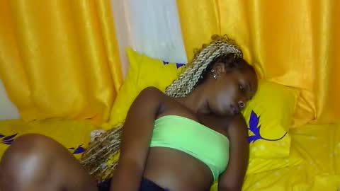 Snapshot of petite_tanya chatting on 01/06/25, 01:19 Tanya online show from 01/06/25, 01:19