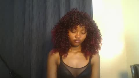 Snapshot of petite_temptation chatting on 12/02/25, 08:08 Bad gurl Riri online show from 12/02/25, 08:08