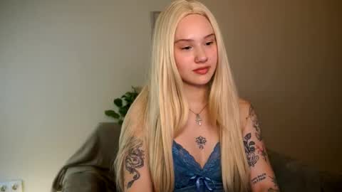 Snapshot of petite_temptresss chatting on 04/16/26, 01:34 Nika online show from 04/16/26, 01:34