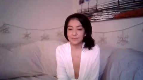 petite treat  online show from 12/21/25, 06:31