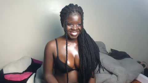 petitebeautyy online show from 05/25/26, 10:27