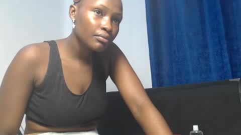 Snapshot of petitee_desire chatting on 07/07/26, 05:32 TASHA online show from 07/07/26, 05:32