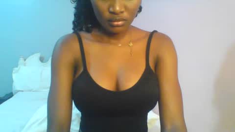 Snapshot of petiteediva chatting on 06/22/26, 03:08 diva online show from 06/22/26, 03:08