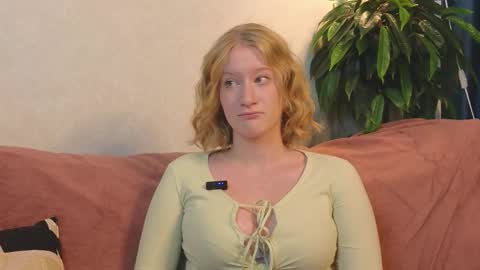 Elza online show from 11/28/25, 07:49