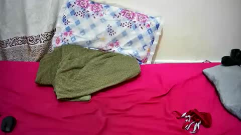 petitetasha online show from 11/03/25, 10:49