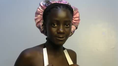 petitte_gyaal online show from 10/12/25, 06:29