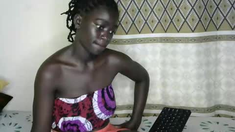 petitte_gyaal online show from 11/14/25, 06:28