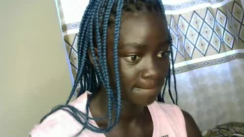 petitte_gyaal online show from 11/30/25, 07:45