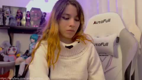 Snapshot of petra_butterfly chatting on 07/01/26, 12:34 i.. .U can call me Nick .... Help me to reach 200 thumbs up online show from 07/01/26, 12:34