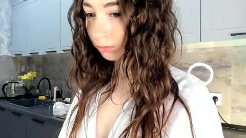 Snapshot of petracilley chatting on 12/17/24, 12:56 Emma online show from 12/17/24, 12:56