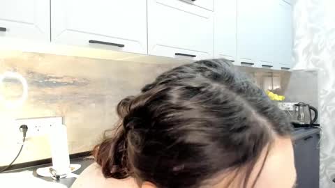 Snapshot of petracilley chatting on 12/20/24, 07:28 Emma online show from 12/20/24, 07:28