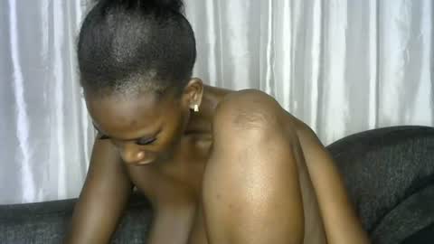 Snapshot of pettite_cora1 chatting on 06/17/26, 04:52 pettite_cora1 online show from 06/17/26, 04:52