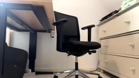 Snapshot of pg_raw chatting on 09/21/25, 09:11 Dilf online show from 09/21/25, 09:11